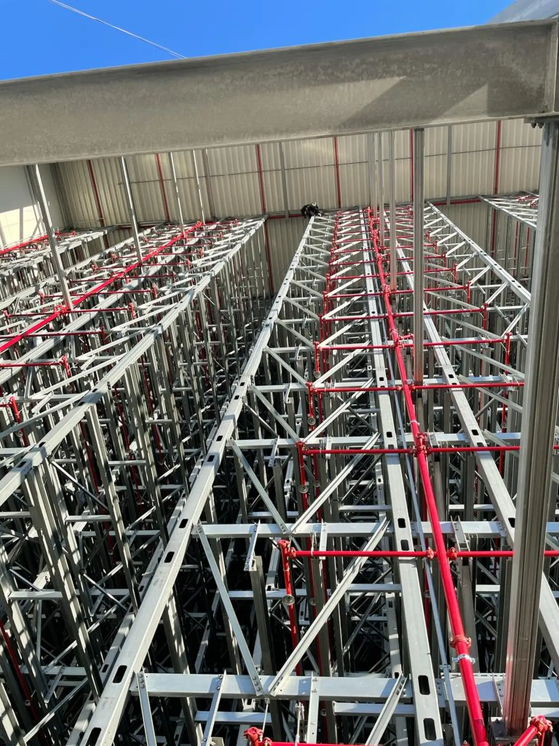 Industriearbeiter klettern von Höhenarbeit X-5001 UG