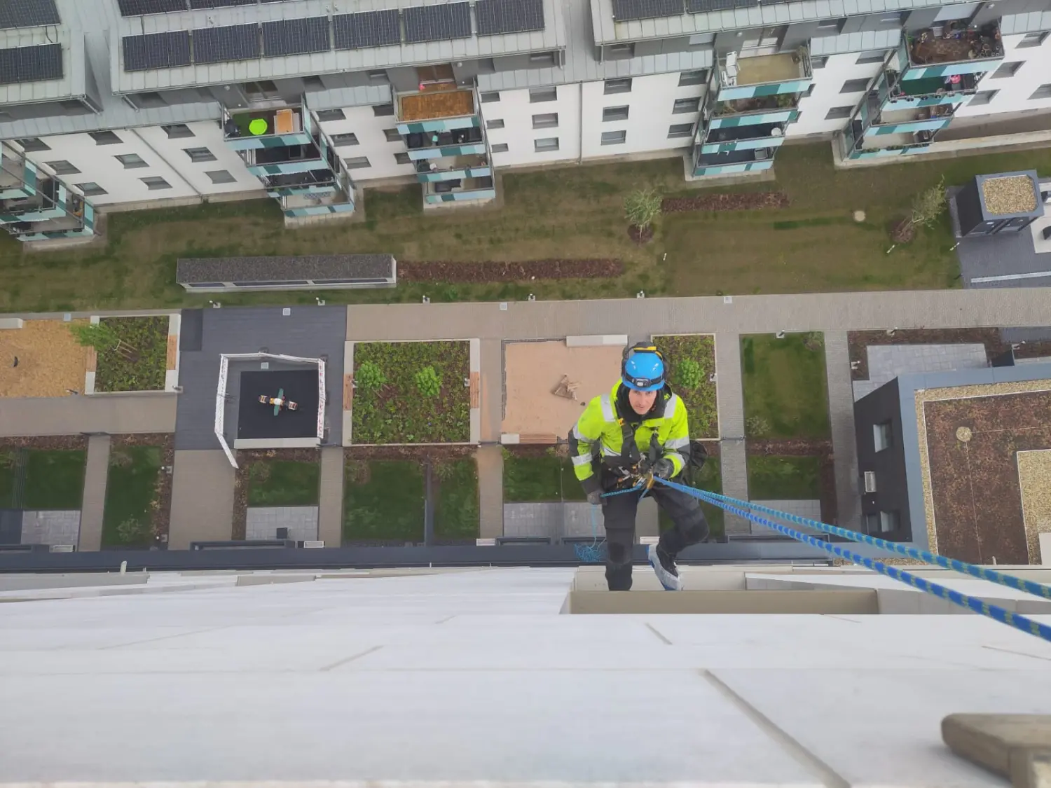 Industriearbeiter klettern von Höhenarbeit X-5001 UG