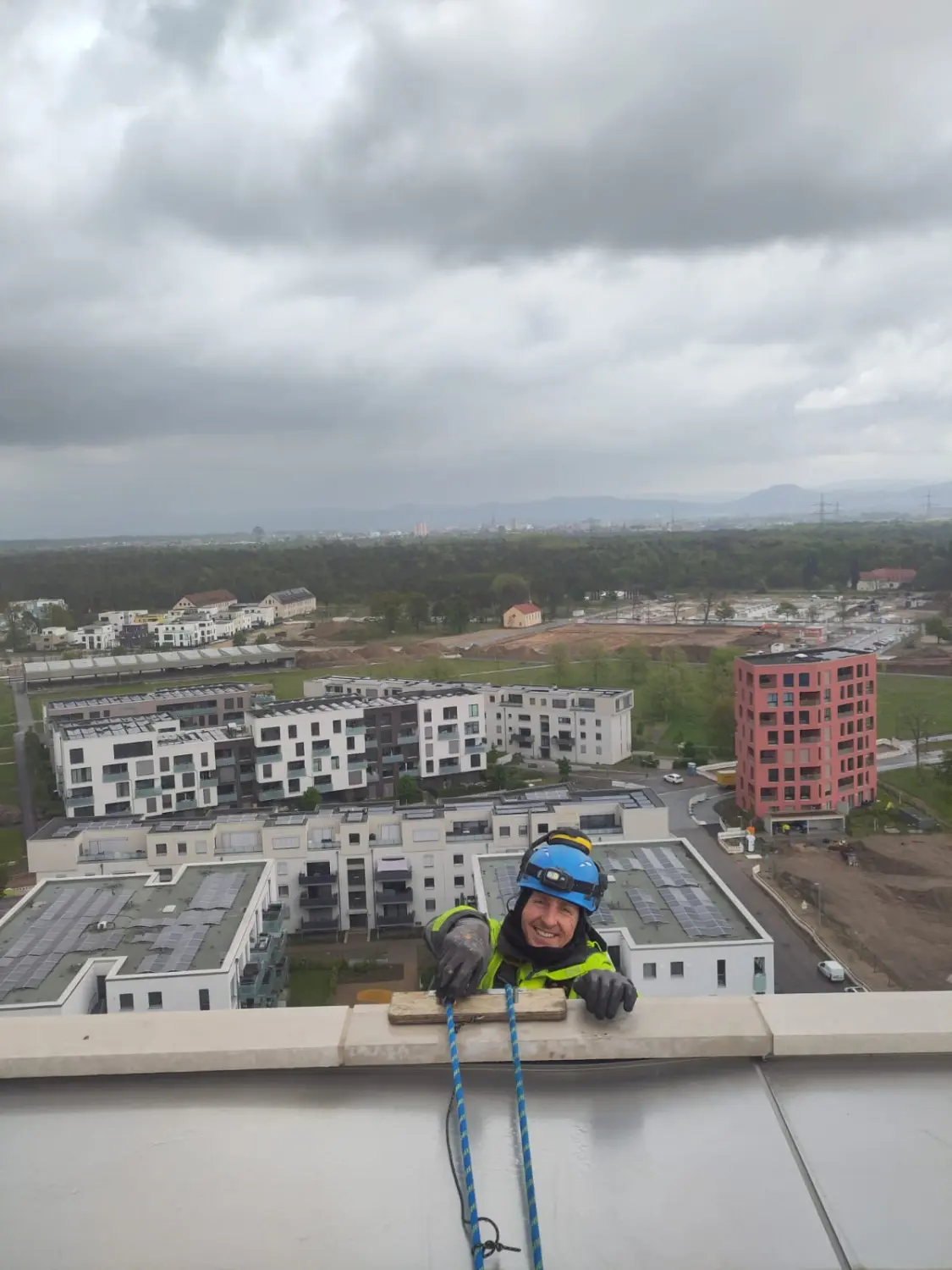 Industriearbeiter klettern von Höhenarbeit X-5001 UG